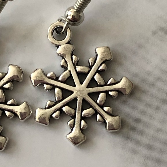 Snowflake Winter Christmas Holiday Cute Fun New Hand Crafted Earrings - Picture 4 of 5